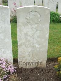 Etaples Military Cemetery - Webster, L L